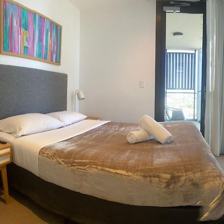 Beach Residences 2-Br River View Гоулд Коуст Екстериор снимка