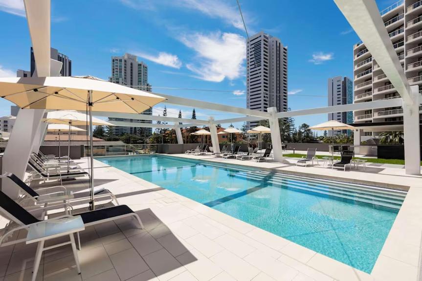 Beach Residences 2-Br River View Гоулд Коуст Екстериор снимка